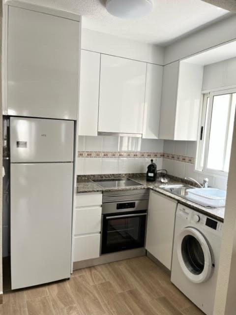 Appartement Eb By Zanis à Torrevieja Extérieur photo